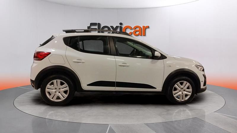 Usado Dacia Sandero Expression 91 CV (66 kW) 2024 Blanco Berlina