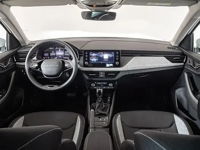 Nuevo Skoda Scala Selection 115 CV (84 kW) 2025 Blanco Utilitario