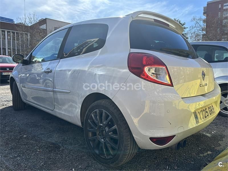 Usado Renault Clio II Exception 101 CV (74 kW) 2010 Blanco Berlina