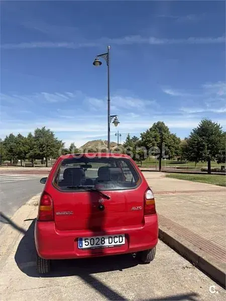 Usado Suzuki Alto 63 CV (46 kW) 2004 Rojo Utilitario