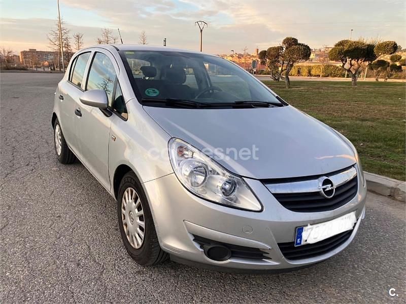 Usado Opel Corsa Essentia 85 CV (62 kW) 2011 Gris / plata Utilitario