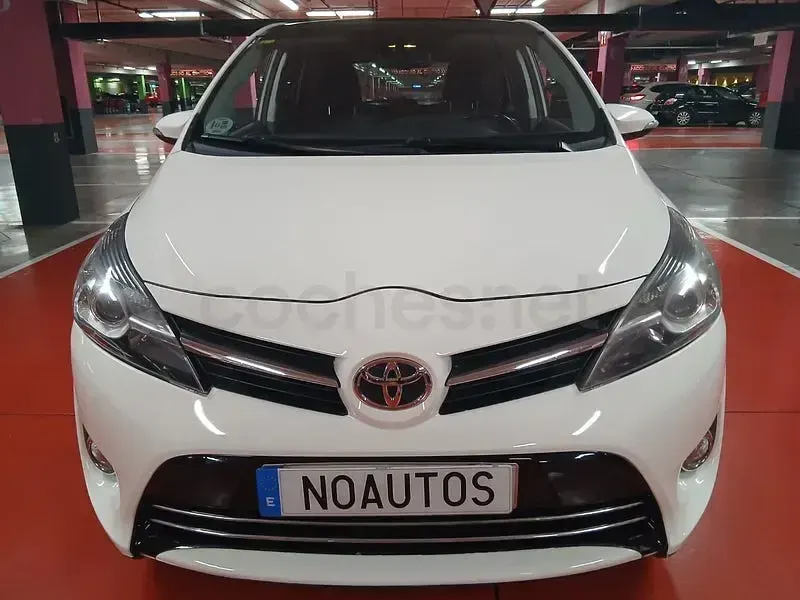 Usado Toyota Verso Advance 112 CV (82 kW) 2014 Blanco Monovolumen