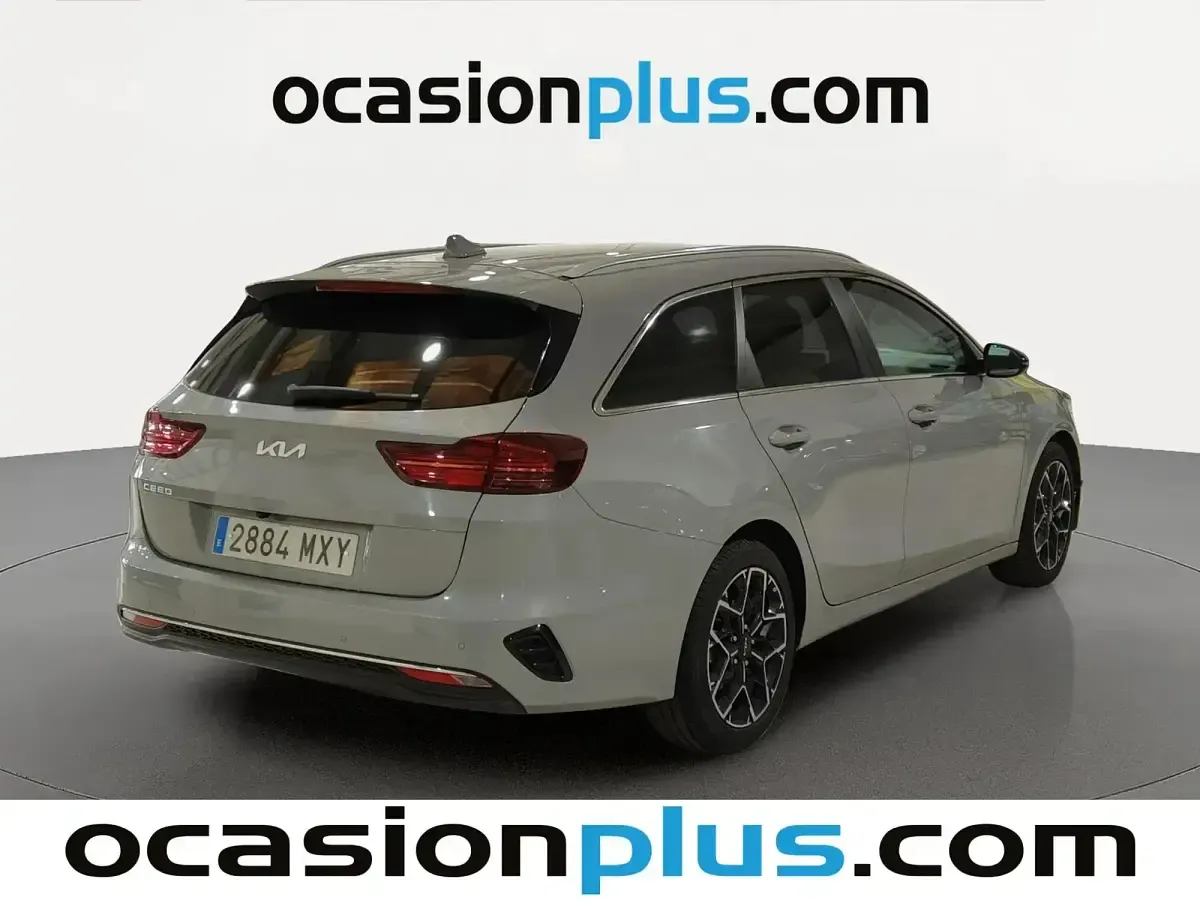 Usado Kia Ceed Style 100 CV (73 kW) 2025 Gris Utilitario