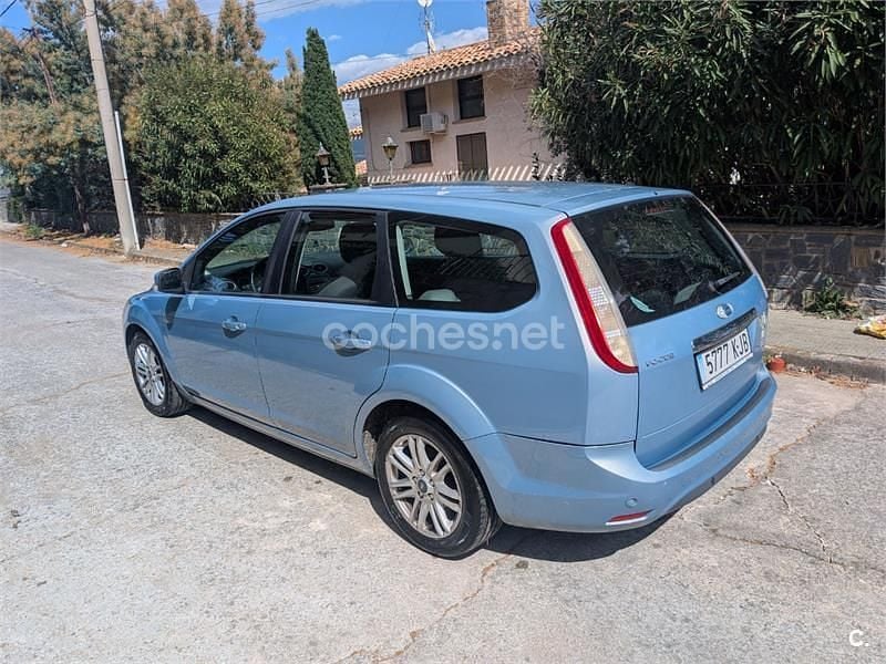 Usado Ford Focus Trend 145 CV (106 kW) 2008 Blanco Familiar
