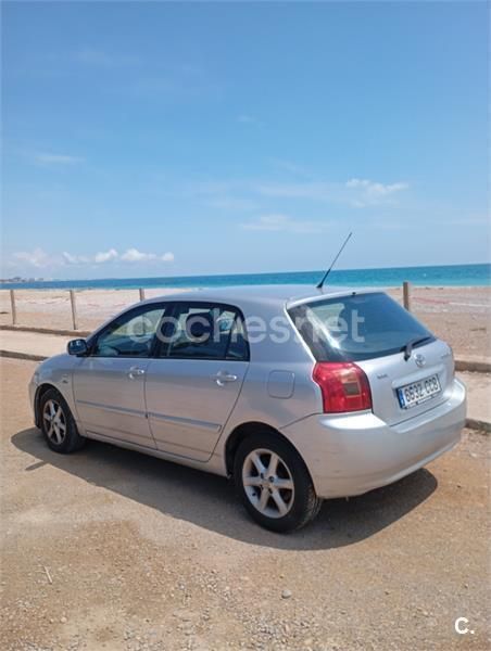 Gris / plata Usado 2002 Toyota Corolla Sol Berlina | 5700 € (Caro) - Imagen 1/4