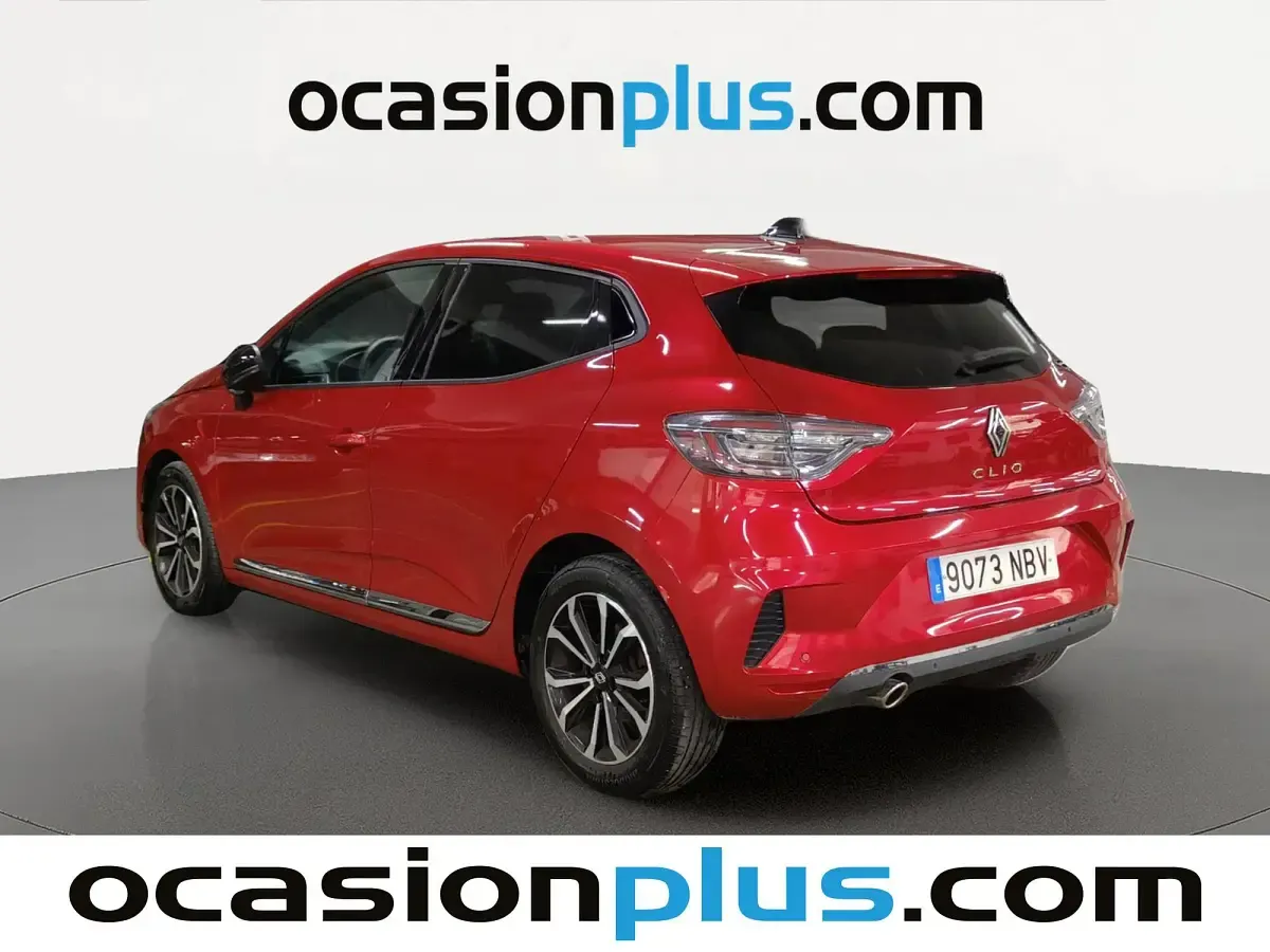 Usado Renault Clio Techno 101 CV (74 kW) 2025 Rojo Utilitario