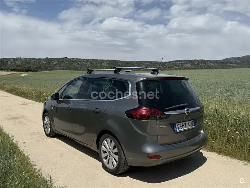 Usado Opel Zafira Excellence 140 CV (102 kW) 2018 Gris / plata Monovolumen
