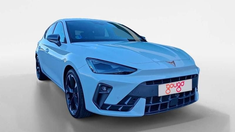 Usado Cupra Leon 150 HP (110 kW) 2025 Branco Sedan