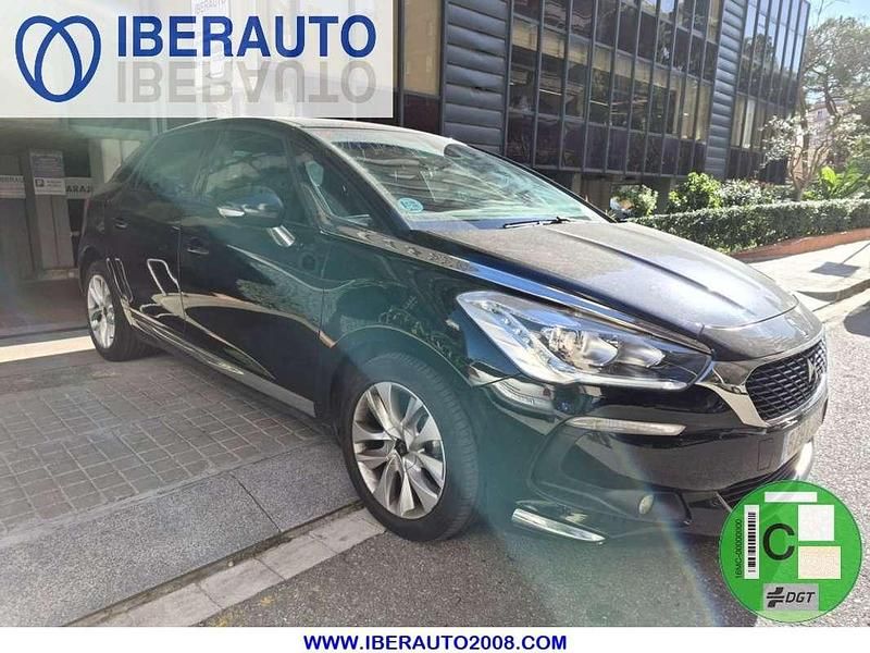 Usado DS Automobiles DS5 Design 120 CV (88 kW) 2016 Negro Utilitario