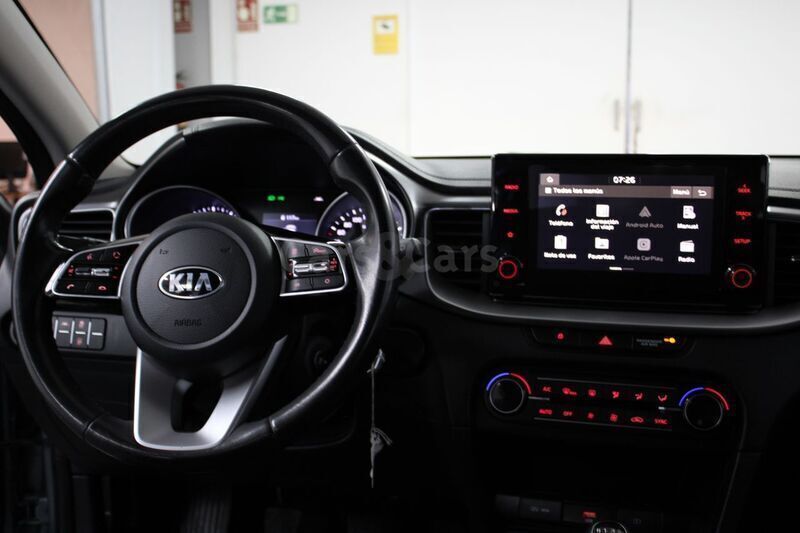 Usado Kia Ceed 120 CV (88 kW) 2021 Gris Utilitario