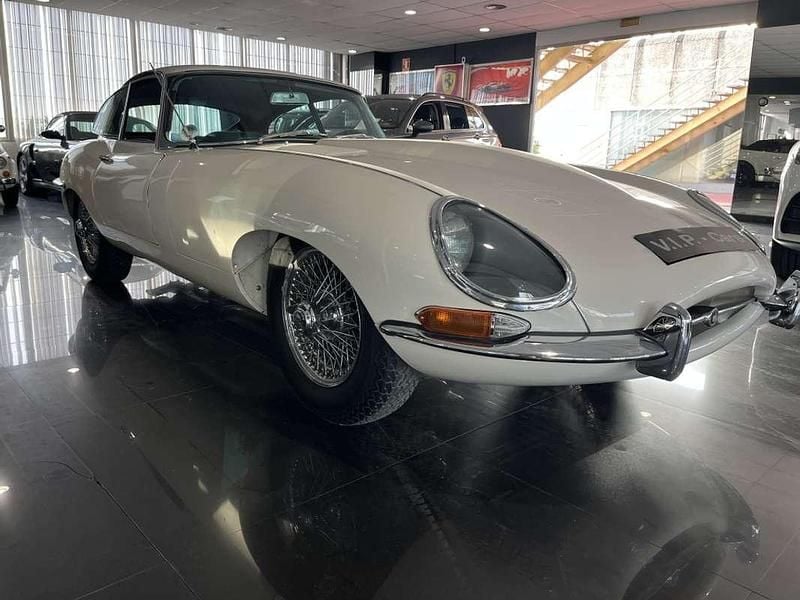 Usado Jaguar E-Type 265 CV (194 kW) 1962 Blanco Coupe