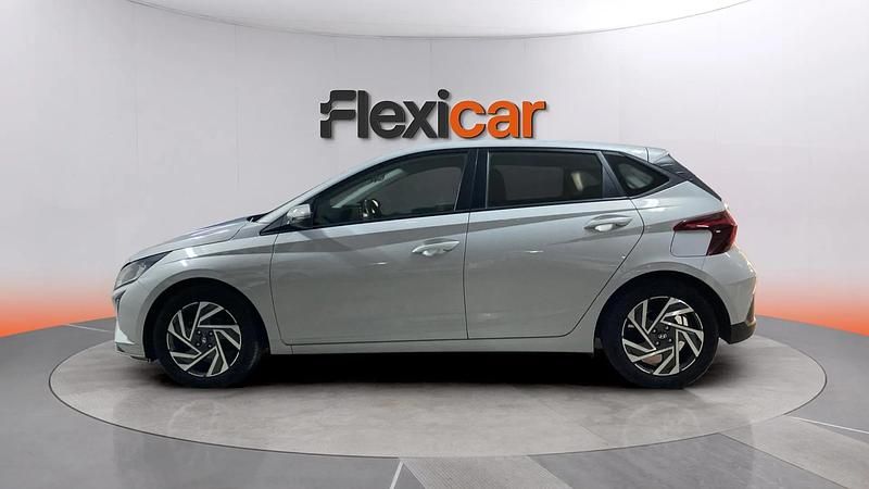 Usado Hyundai i20 84 CV (61 kW) 2024 Gris Utilitario