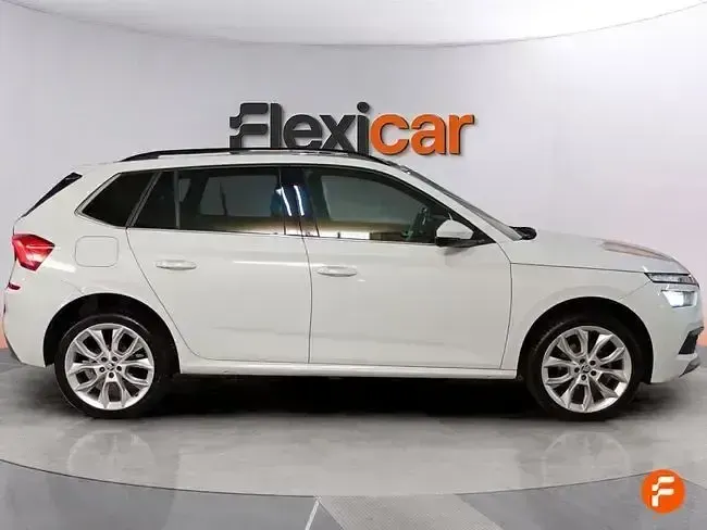 Usado Skoda Kamiq Sport 150 CV (110 kW) 2021 Blanco SUV