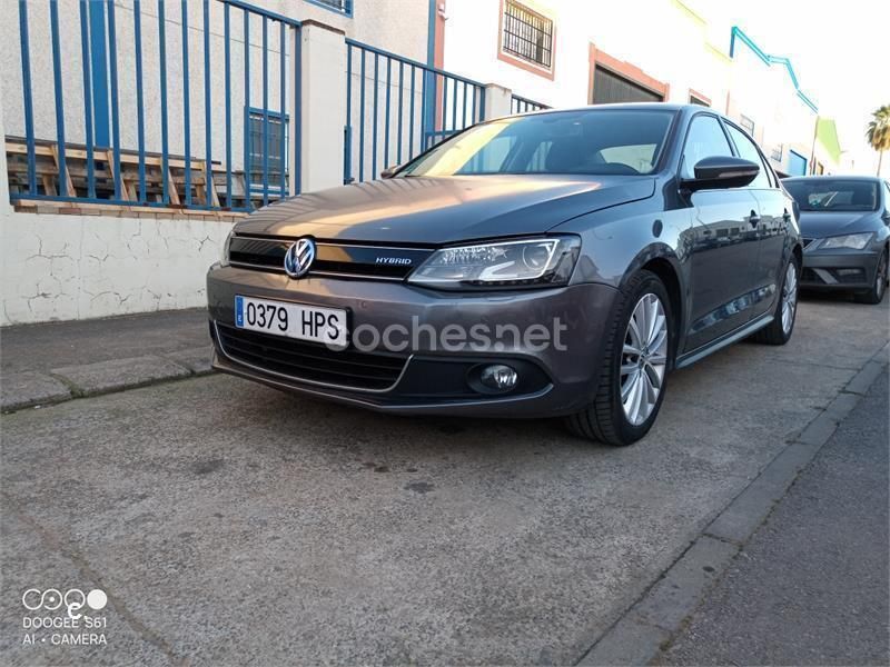 Gris / plata Usado 2013 VW Jetta Sport Berlina | 12.500 € - Imagen 1/4
