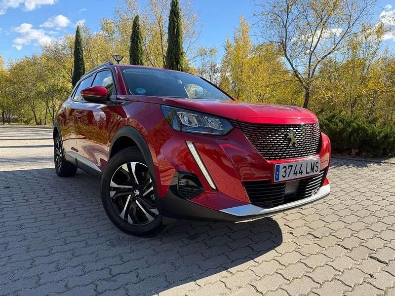 Usado Peugeot e-2008 Allure 100 kW (136 CV) 2021 Rojo SUV