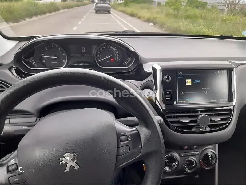 Begagnad Peugeot 208 Active 99 HK (72 kW) 2019 Vit Halvkombi