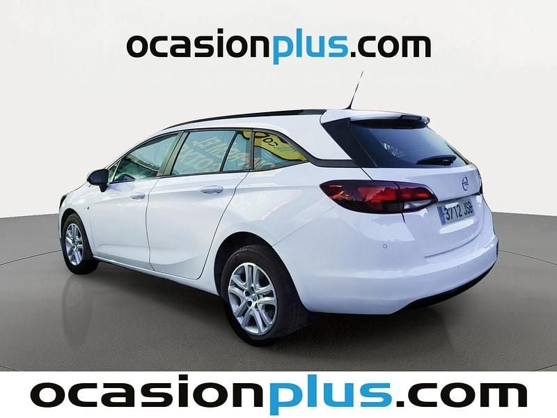 Usado Opel Astra Selective 110 CV (80 kW) 2016 Blanco Familiar