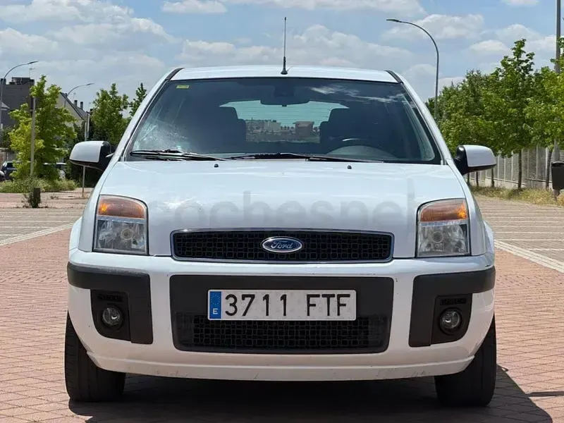 Usado Ford Fusion 100 CV (73 kW) 2007 Blanco Utilitario