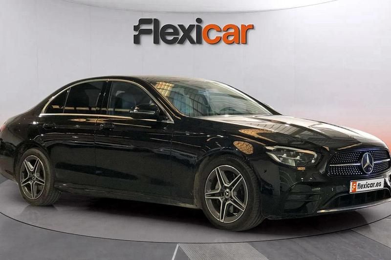 Usado Mercedes E220 194 CV (142 kW) 2021 Negro Berlina