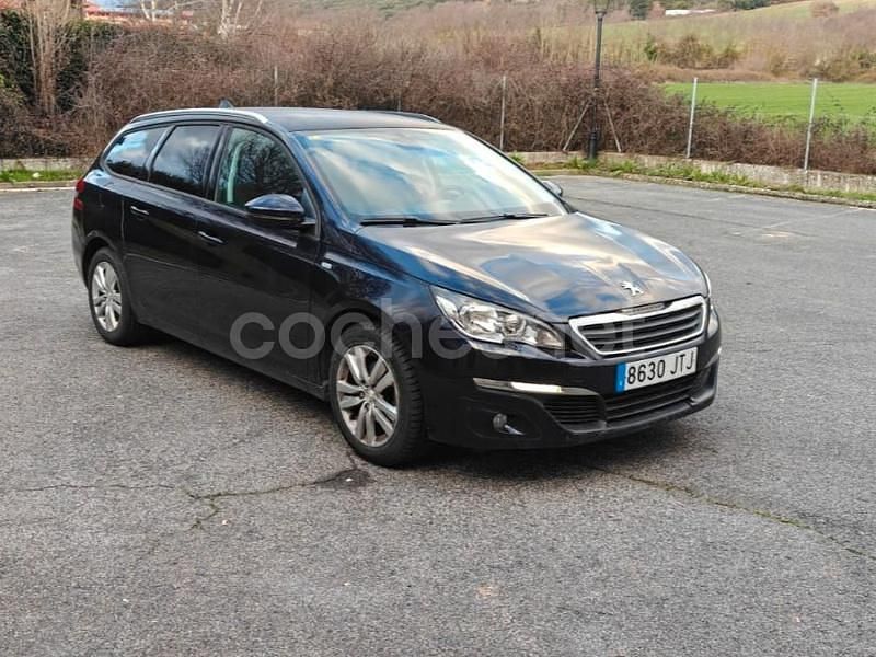 Usado Peugeot 308 SW Active 130 CV (95 kW) 2016 Azul Familiar