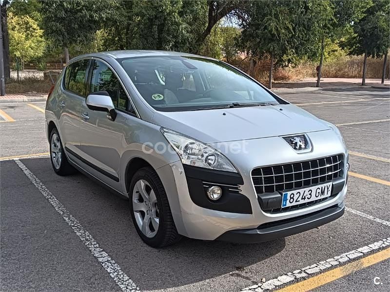 Usado Peugeot 3008 Premium 110 CV (80 kW) 2009 Gris / plata Familiar