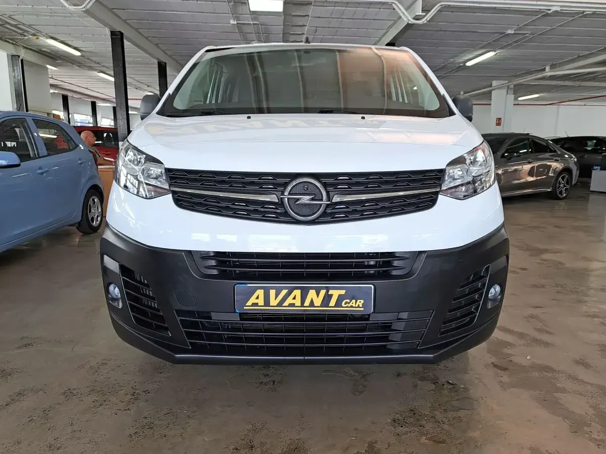 Usado Opel Vivaro-e Combi S 100 CV (73 kW) 2020 Blanco Monovolumen