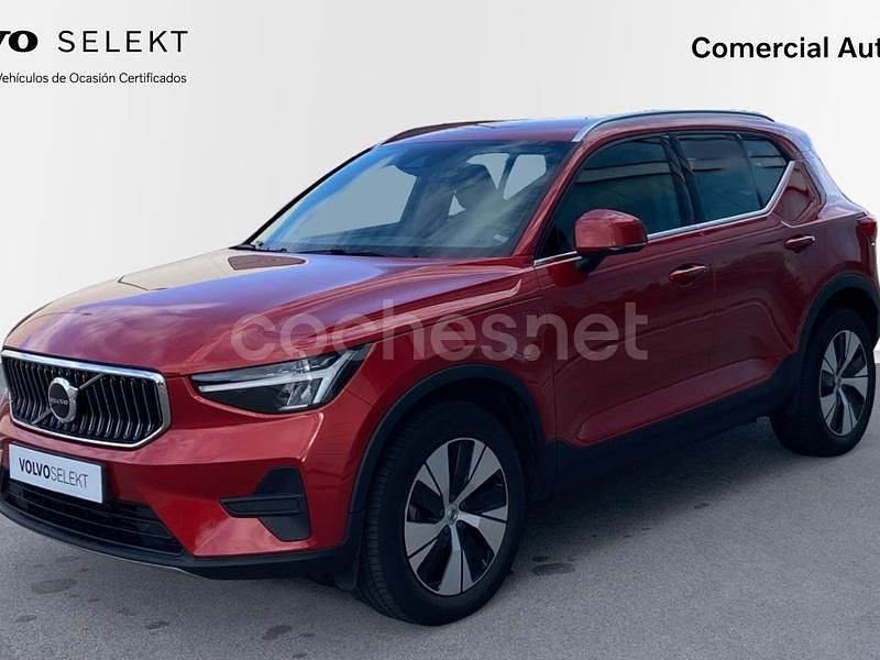 Rojo Usado 2023 Volvo XC40 Core SUV | 38.400 € (Caro) - Imagen 1/4