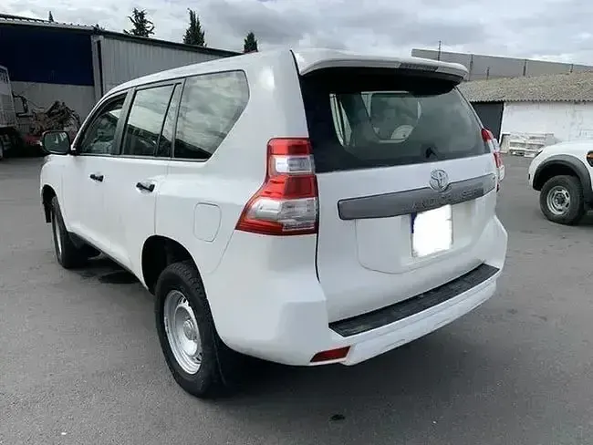 Begagnad Toyota Land Cruiser 177 HK (130 kW) 2017 Vit SUV