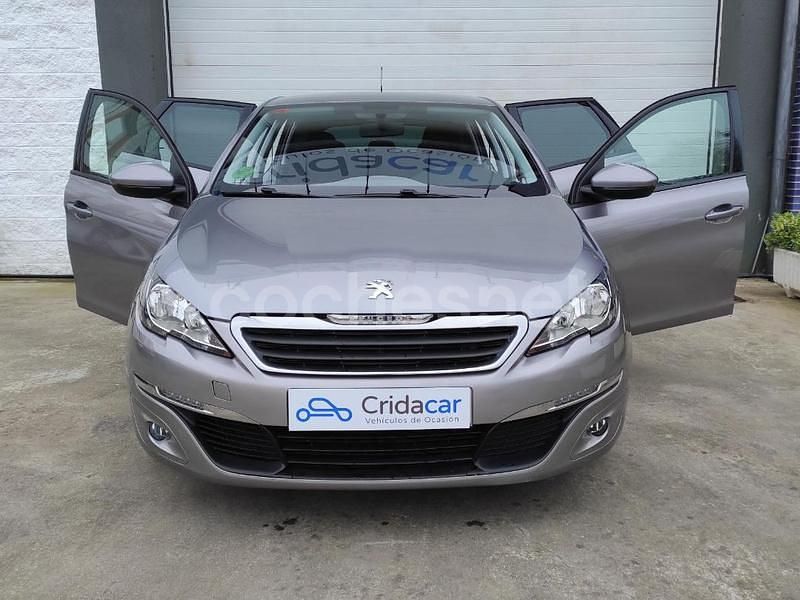 Usado Peugeot 308 SW Access 100 CV (73 kW) 2016 Gris / plata Familiar