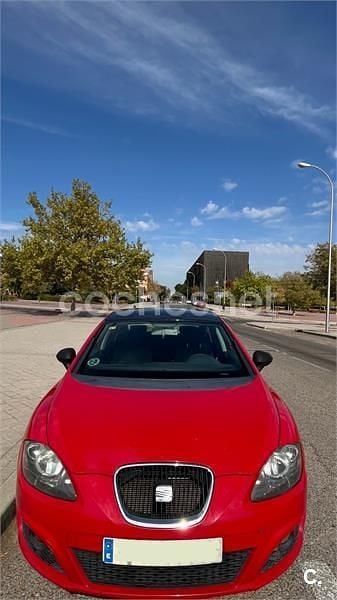 Rojo Usado 2010 Seat Leon Style Berlina | 4800 € (Buen precio) - Imagen 1/4