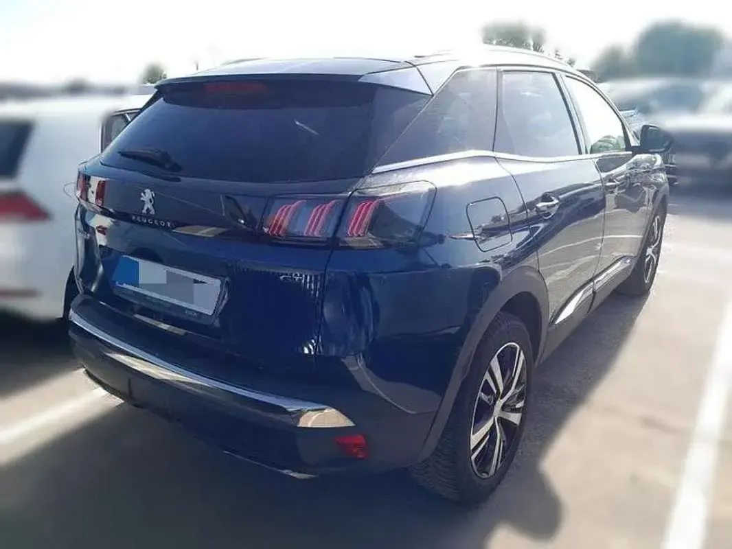Usado Peugeot 3008 GT-line 131 CV (96 kW) 2023 Azul SUV