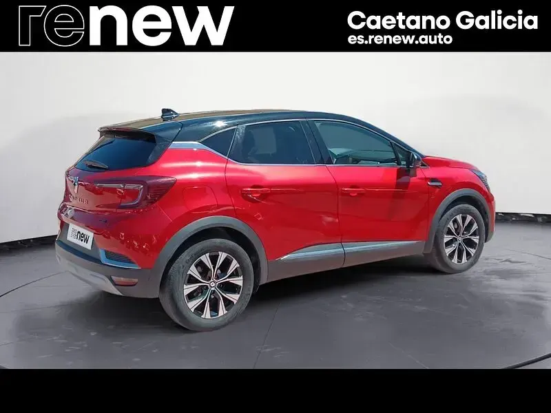 Usado Renault Captur Techno 145 CV (106 kW) 2023 Rojo SUV