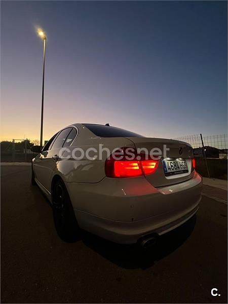 Usado BMW 318 143 CV (105 kW) 2011 Blanco Berlina