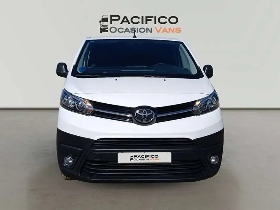Usado Toyota Proace 100 kW (136 CV) 2022 Blanco Monovolumen