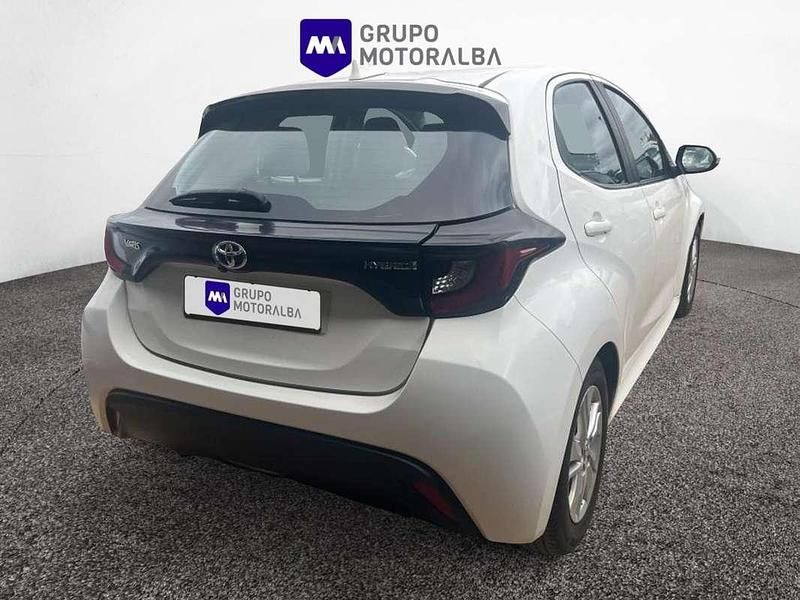 Usado Toyota Yaris Business Edition 116 CV (85 kW) 2022 Blanco Utilitario