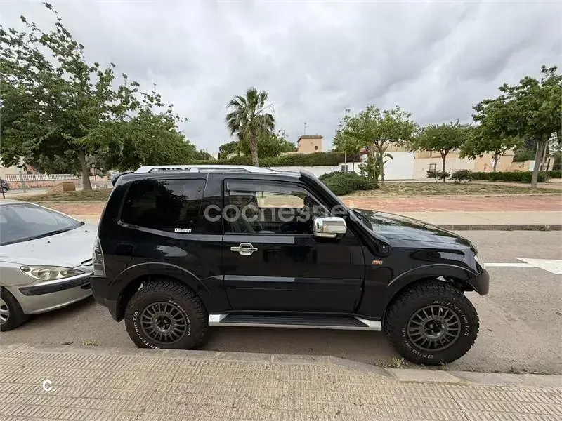 Usado Mitsubishi Montero 250 CV (183 kW) 2007 Negro SUV