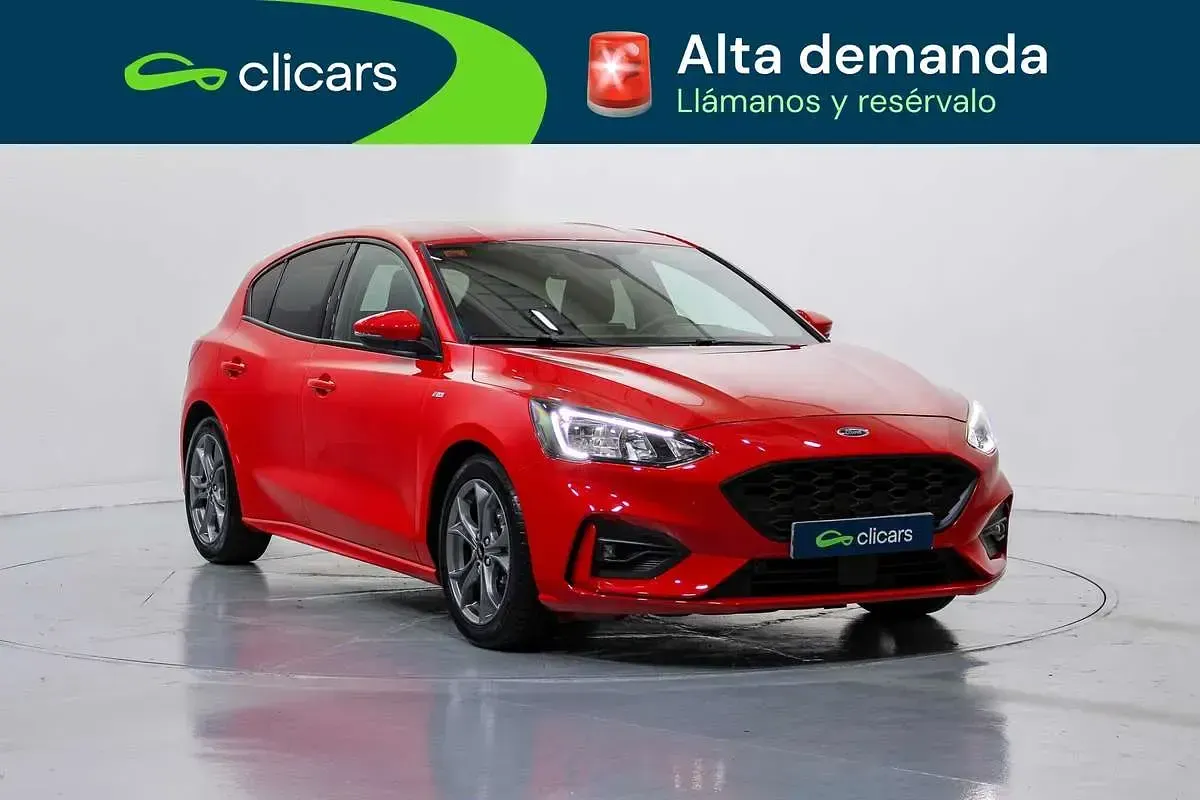 Usado Ford Focus ST-Line 125 CV (91 kW) 2021 Rojo Utilitario