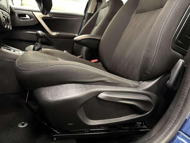 Usado Citroën C-Elysee I PureTech 82 CV (60 kW) 2018 Azul Berlina