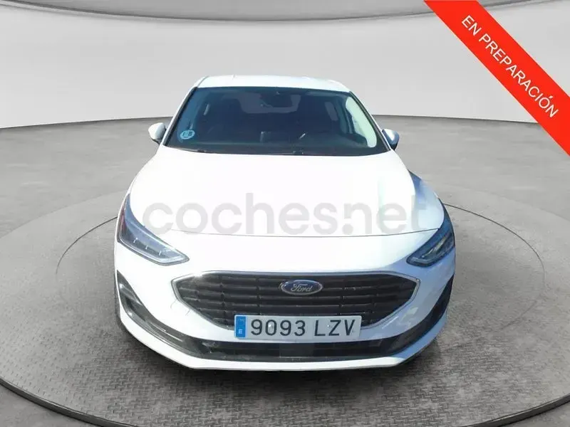 Usado Ford Focus Trend 120 CV (88 kW) 2022 Blanco Berlina