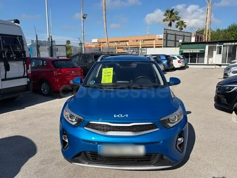 Usado Kia Stonic 100 CV (73 kW) 2022 Azul SUV