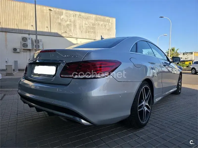 Usado Mercedes E350 252 CV (185 kW) 2014 Gris / plata Coupe