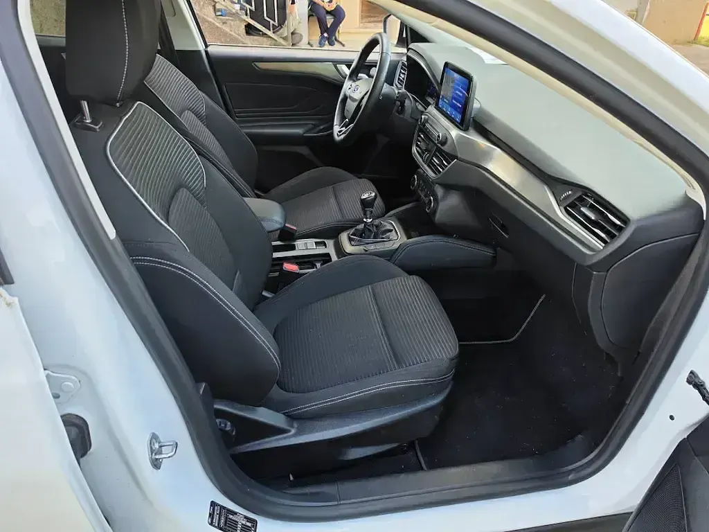 Usado Ford Focus Titanium 125 CV (91 kW) 2022 Blanco Utilitario
