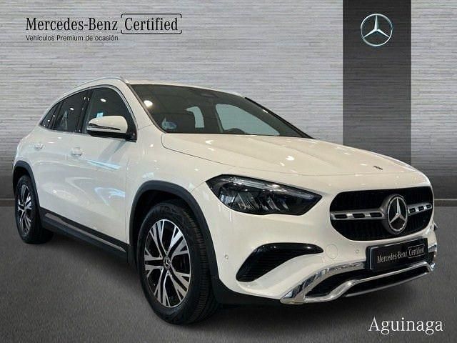 Usado Mercedes GLA200 163 CV (119 kW) 2024 Blanco polar SUV