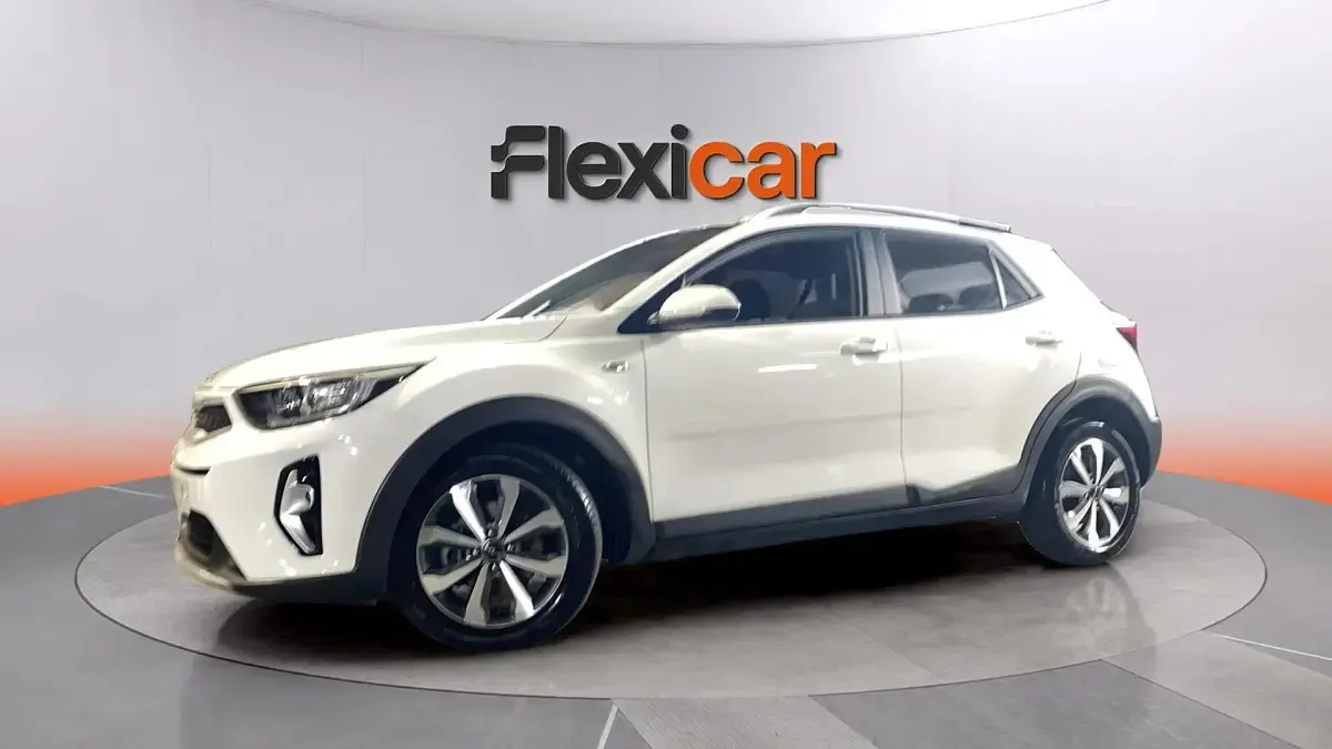 Usado Kia Stonic 101 CV (74 kW) 2021 Blanco SUV