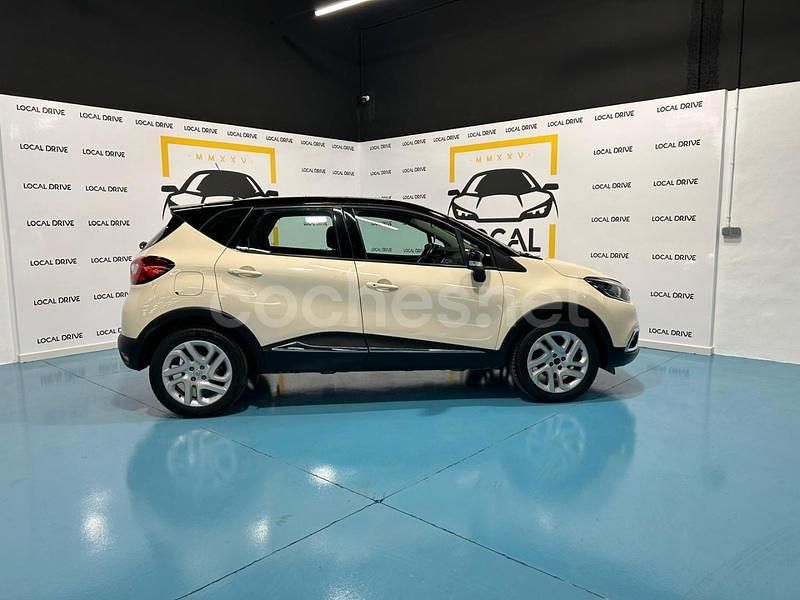 Usado Renault Captur Zen 120 CV (88 kW) 2017 Beige SUV