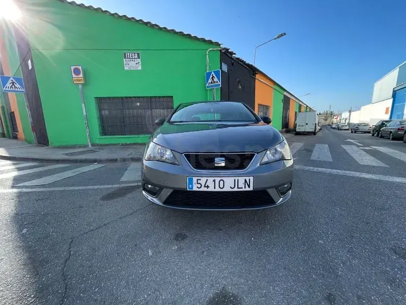 Usado Seat Ibiza SC Style 105 CV (77 kW) 2016 Gris / plata Utilitario