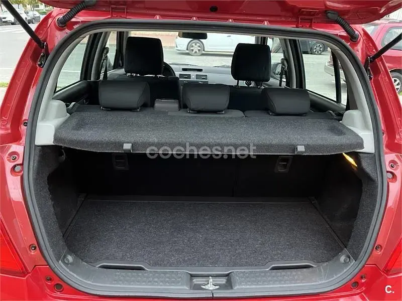 Usado Suzuki Swift GLX 92 CV (67 kW) 2008 Rojo Utilitario