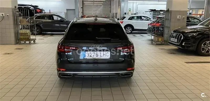 Usado Audi A4 S-Line 170 CV (125 kW) 2020 Negro Familiar