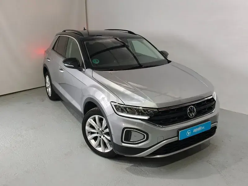 Usado VW T-Roc Life 110 CV (80 kW) 2022 Gris / plata SUV