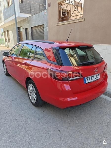 Usado Opel Astra Dynamic 125 HP (91 kW) 2016 Vermelho Carrinha